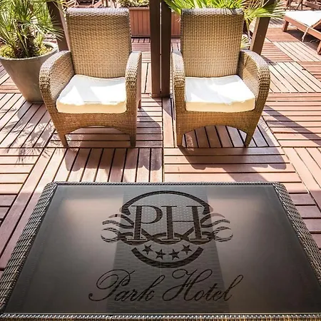 Отель Park 4*